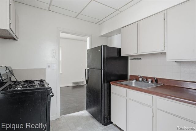 7511 Meadow Avenue, Warren, MI 48091