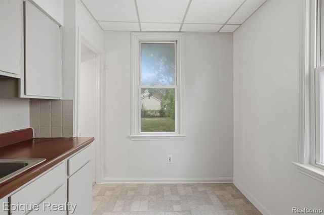 7511 Meadow Avenue, Warren, MI 48091