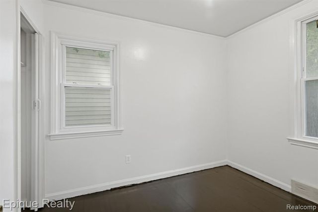 7511 Meadow Avenue, Warren, MI 48091
