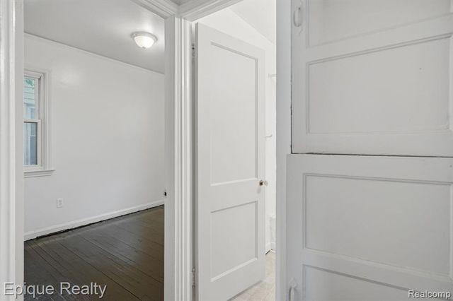 7511 Meadow Avenue, Warren, MI 48091