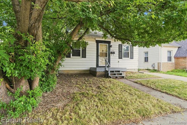 7511 Meadow Avenue, Warren, MI 48091