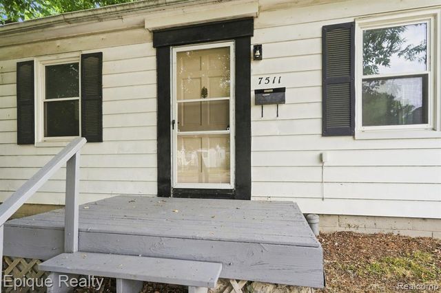 7511 Meadow Avenue, Warren, MI 48091