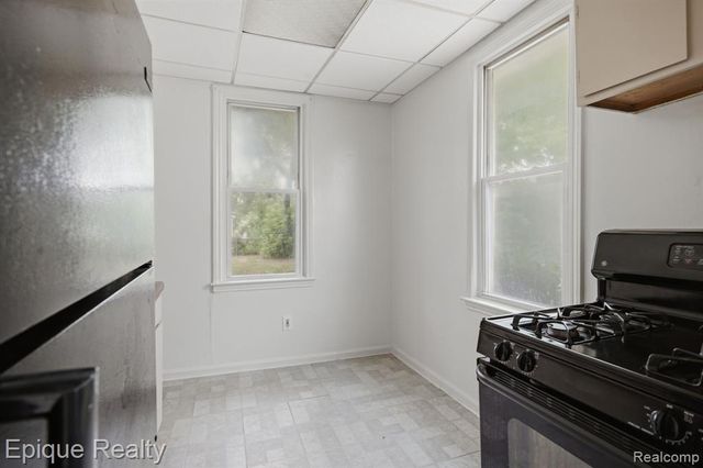 7511 Meadow Avenue, Warren, MI 48091