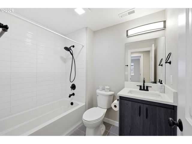 16002 Ne 47TH St, Vancouver, WA 98682