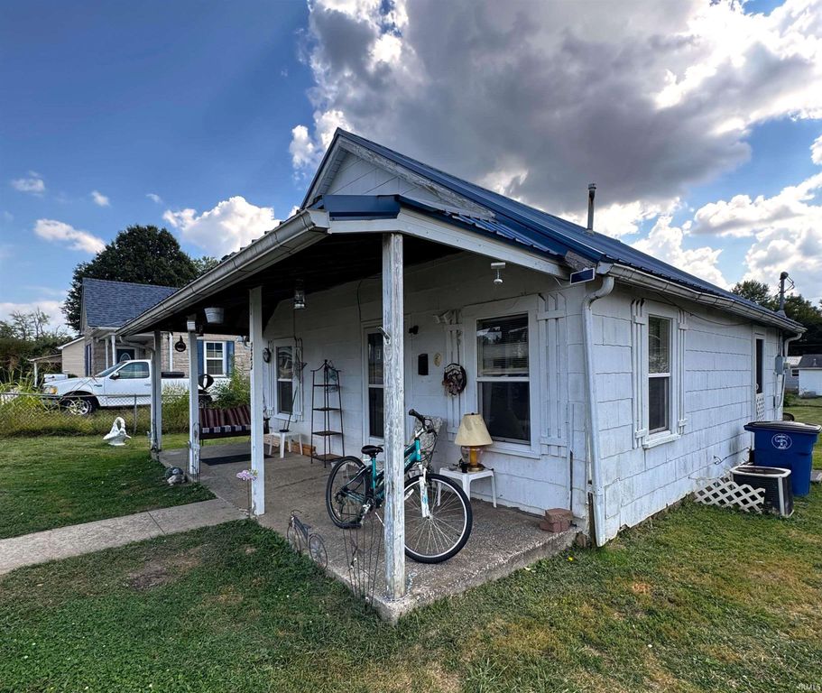 222 Grissom Avenue, Mitchell, IN 47446