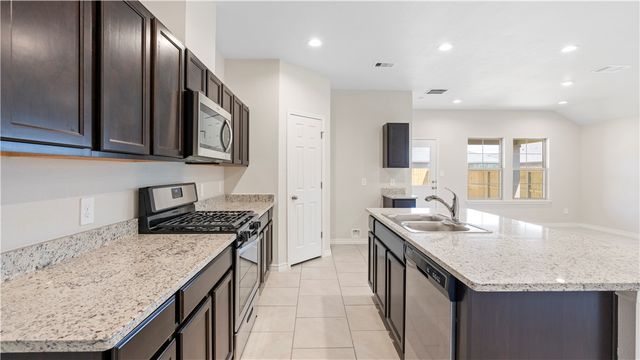2653 Eltonne Garden Dr, Corpus Christi, TX 78415