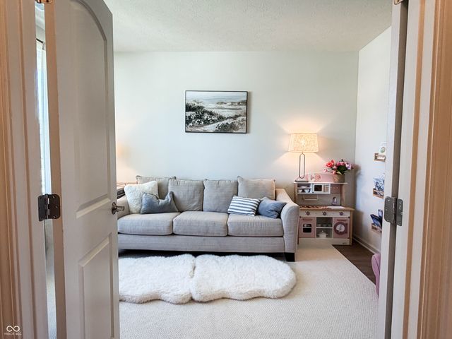 6799 Seattle Slew Drive, Whitestown, IN 46075