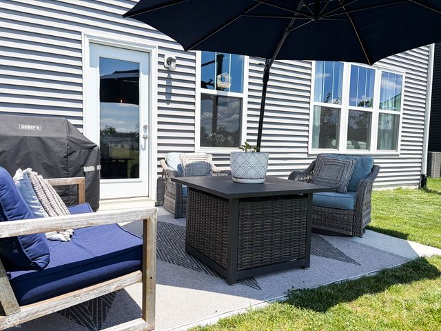 6799 Seattle Slew Drive, Whitestown, IN 46075