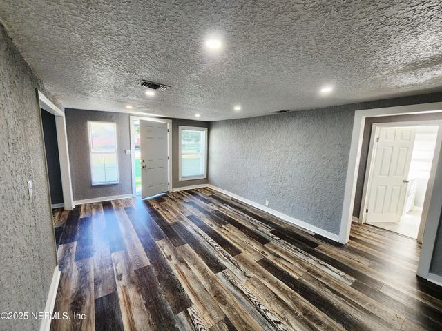 3238 TOWNSEND Boulevard, Jacksonville, FL 32277