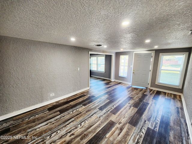 3238 TOWNSEND Boulevard, Jacksonville, FL 32277