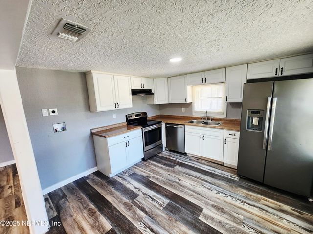 3238 TOWNSEND Boulevard, Jacksonville, FL 32277