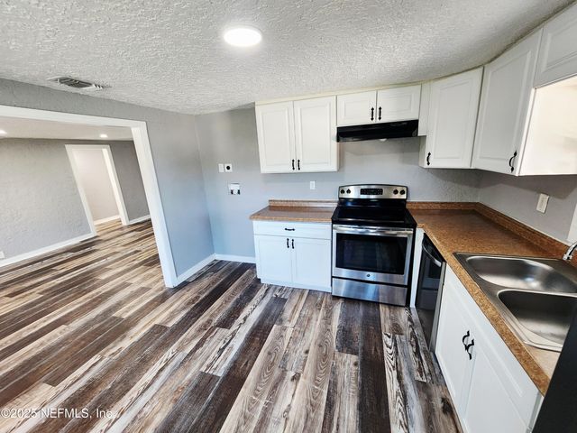 3238 TOWNSEND Boulevard, Jacksonville, FL 32277