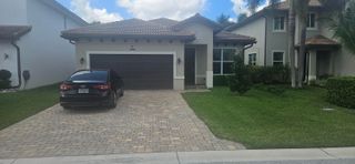 6837 Langdon Way, Greenacres, FL 33463