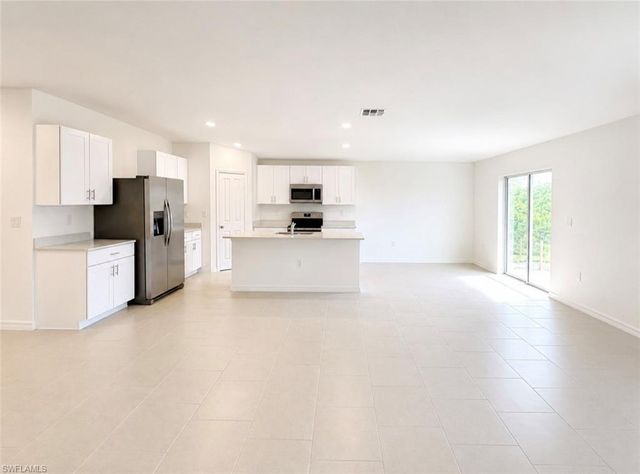 3309 14th ST SW, Lehigh Acres, FL 33976