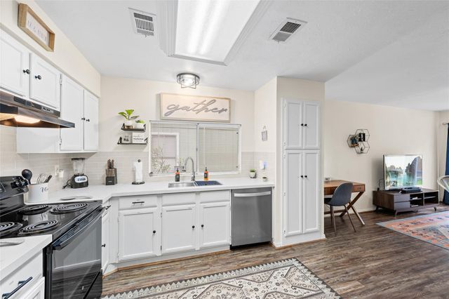 1516 E Red Cedar Circle, The Woodlands, TX 77380