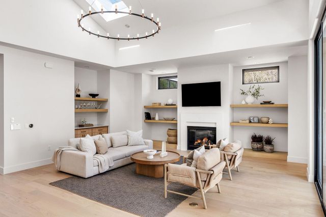 8307 Silver Ridge DR, Austin, TX 78759