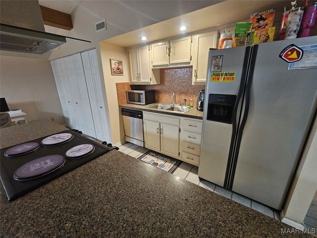 7 CRESTWOOD Court, Millbrook, AL 36054