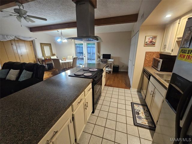 7 CRESTWOOD Court, Millbrook, AL 36054