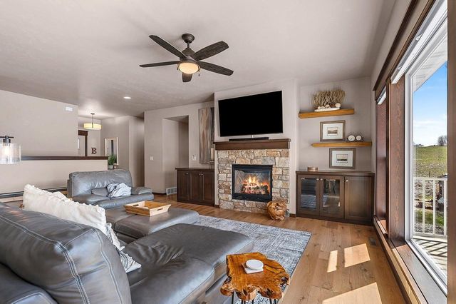 1101 BRANIGAN WAY, Green Bay, WI 54311