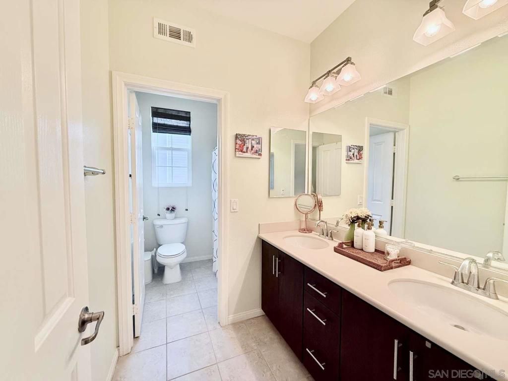 Image 18 of property listing at 3014 N Oxnard Blvd, Oxnard, CA 93036