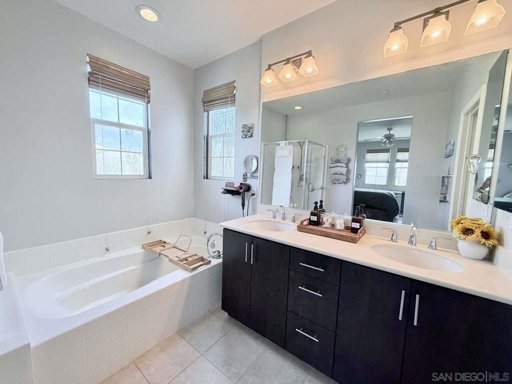 Image 20 of property listing at 3014 N Oxnard Blvd, Oxnard, CA 93036