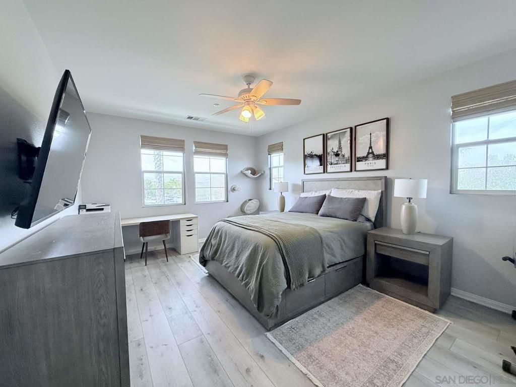 Image 22 of property listing at 3014 N Oxnard Blvd, Oxnard, CA 93036