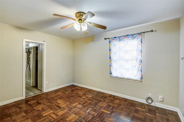 131 Laurel Street, Lake Jackson, TX 77566