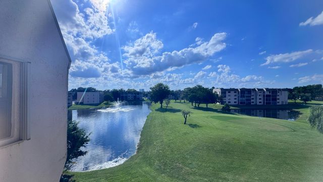 10207 Sunrise Lakes Boulevard 407, Sunrise, FL 33322