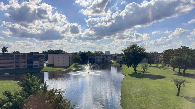 10207 Sunrise Lakes Boulevard 407, Sunrise, FL 33322