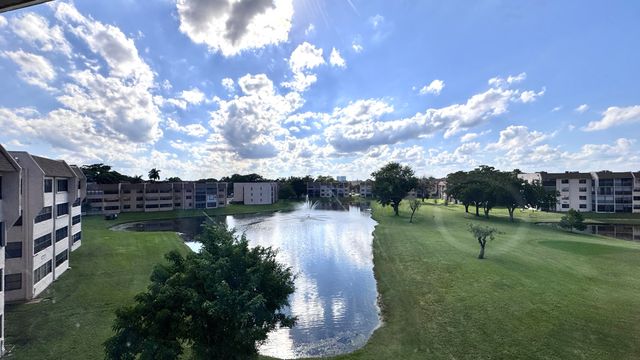 10207 Sunrise Lakes Boulevard 407, Sunrise, FL 33322