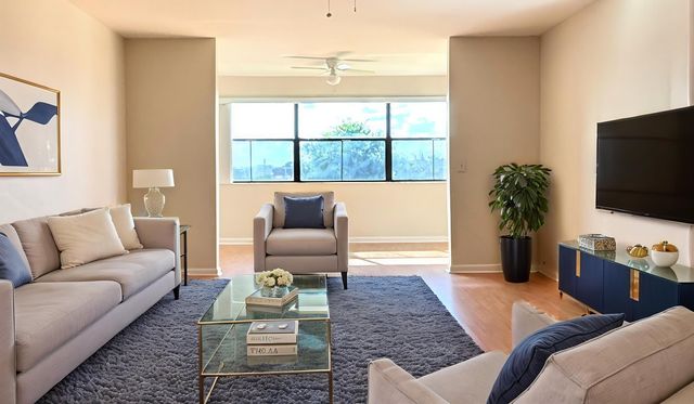 10207 Sunrise Lakes Boulevard 407, Sunrise, FL 33322