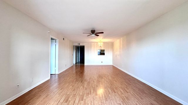 10207 Sunrise Lakes Boulevard 407, Sunrise, FL 33322