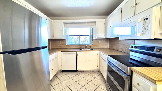 10207 Sunrise Lakes Boulevard 407, Sunrise, FL 33322