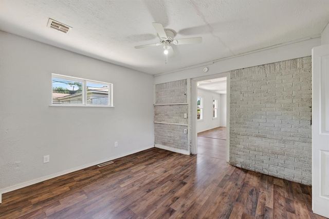 405 E Rickenbacker Drive, Midwest City, OK 73110