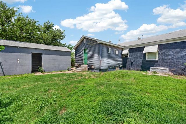 405 E Rickenbacker Drive, Midwest City, OK 73110