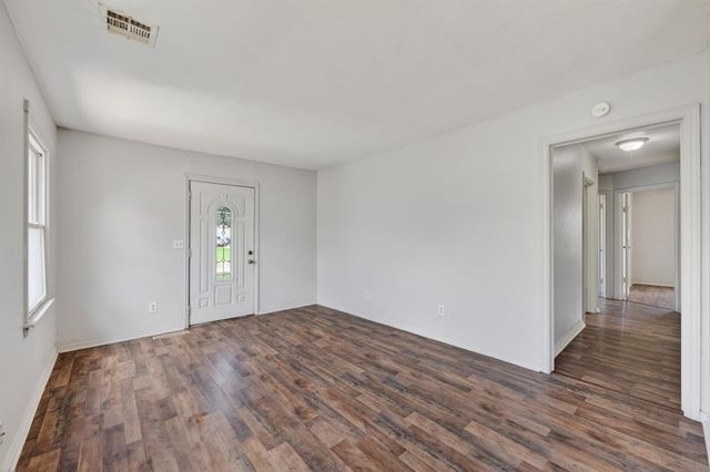 405 E Rickenbacker Drive, Midwest City, OK 73110