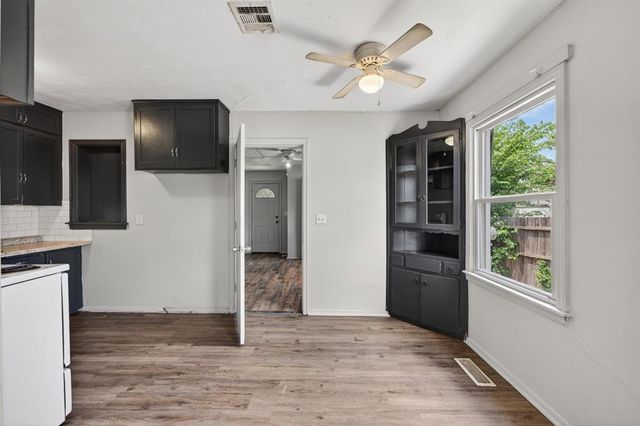 405 E Rickenbacker Drive, Midwest City, OK 73110