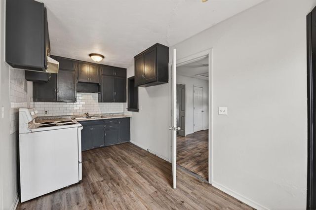 405 E Rickenbacker Drive, Midwest City, OK 73110