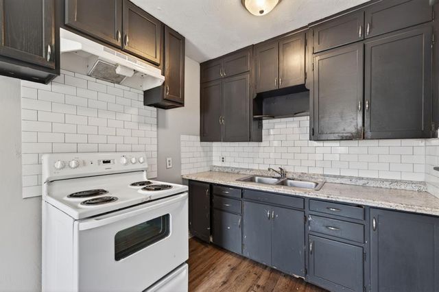 405 E Rickenbacker Drive, Midwest City, OK 73110