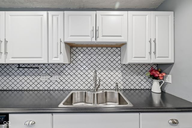 104 Willow Lane, Anderson, IN 46012