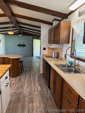 4166 Sportsman, Kingston, OK 73439