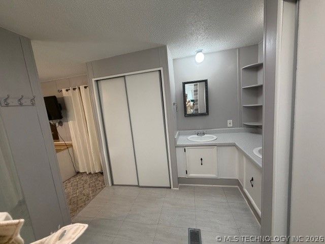 4166 Sportsman, Kingston, OK 73439