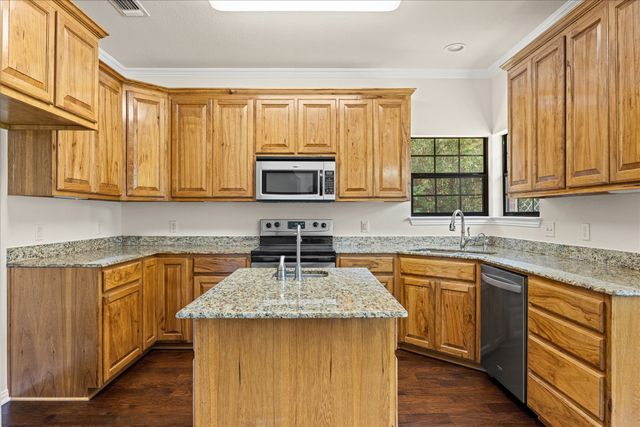 425 Indian Mountain Court, Granbury, TX 76048