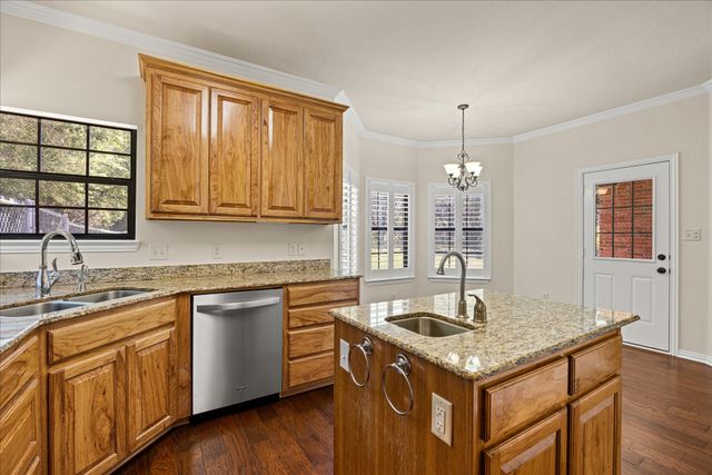 425 Indian Mountain Court, Granbury, TX 76048