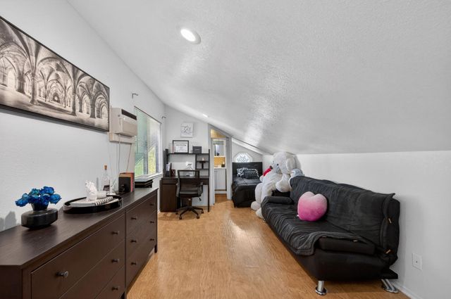 1320 W Alluvial Avenue, Fresno, CA 93711