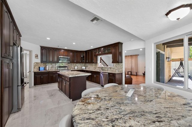 1320 W Alluvial Avenue, Fresno, CA 93711