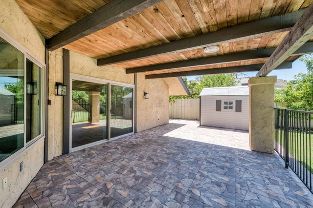 1320 W Alluvial Avenue, Fresno, CA 93711