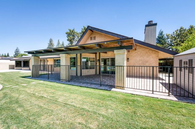 1320 W Alluvial Avenue, Fresno, CA 93711