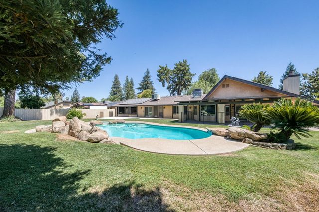 1320 W Alluvial Avenue, Fresno, CA 93711