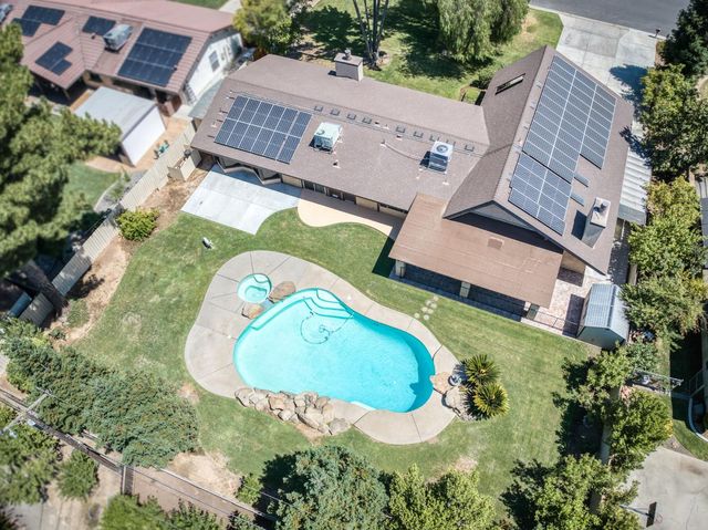 1320 W Alluvial Avenue, Fresno, CA 93711